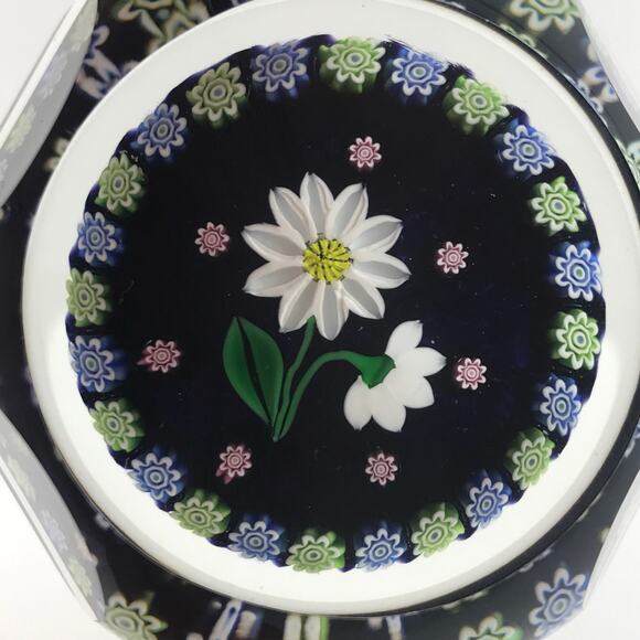 Perthshire 1995D Daisies Lampwork Flower Millefiori Garland Faceted Paperweight - Picture 5 of 16